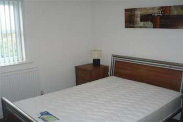  Image of 1 bedroom Flat to rent in Grosvenor Road Swindon SN1 at Swindon, SN1 4LU