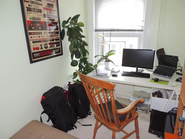  Image of 2 bedroom Flat for sale in Oakhurst Grove London SE22 at East Dulwich, SE22 9AH