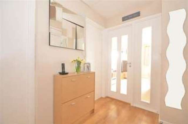  Image of 2 bedroom Apartment for sale in Oakside Court Horley RH6 at Horley Surrey Horley, RH6 9XR