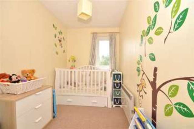  Image of 2 bedroom Apartment for sale in Oakside Court Horley RH6 at Horley Surrey Horley, RH6 9XR