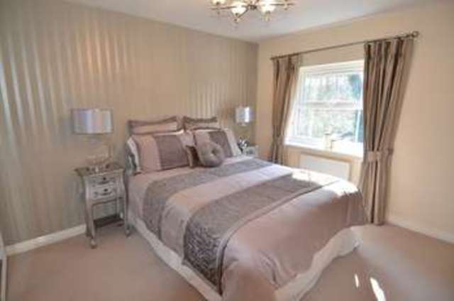  Image of 4 bedroom Detached house for sale in Oakville Drive Birmingham B31 at Oakville Drive Northfield Birmingham, B31 2AE