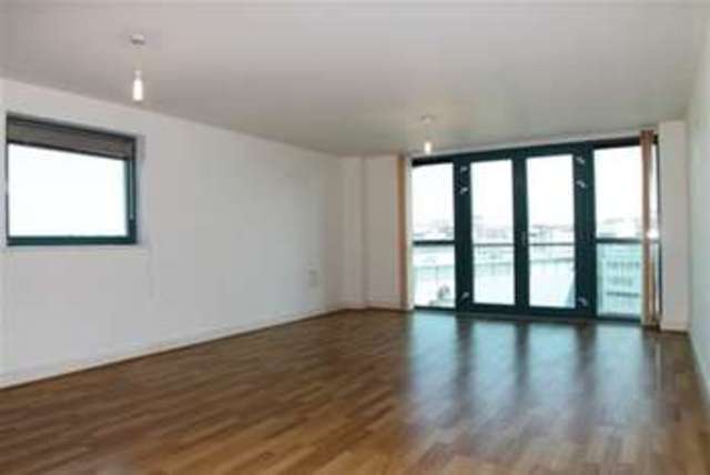  Image of 2 bedroom Flat to rent in The Crescent Plymouth PL1 at Plymouth, PL1 3FG