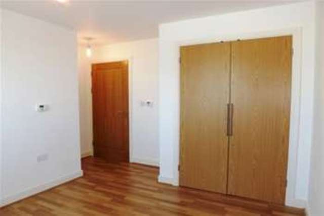  Image of 2 bedroom Flat to rent in The Crescent Plymouth PL1 at Plymouth, PL1 3FG