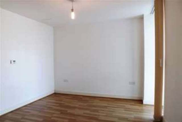  Image of 2 bedroom Flat to rent in The Crescent Plymouth PL1 at Plymouth, PL1 3FG