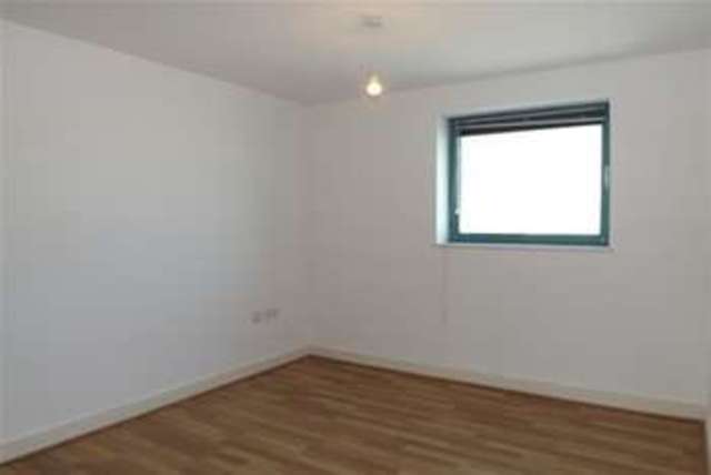 Image of 2 bedroom Flat to rent in The Crescent Plymouth PL1 at Plymouth, PL1 3FG