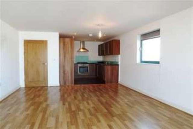  Image of 2 bedroom Flat to rent in The Crescent Plymouth PL1 at Plymouth, PL1 3FG