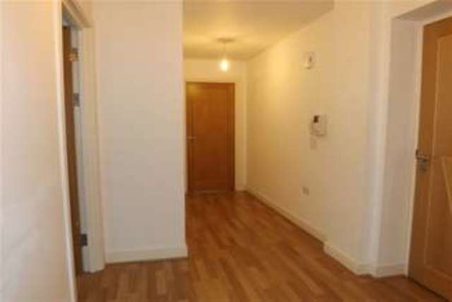  Image of 2 bedroom Flat to rent in The Crescent Plymouth PL1 at Plymouth, PL1 3FG