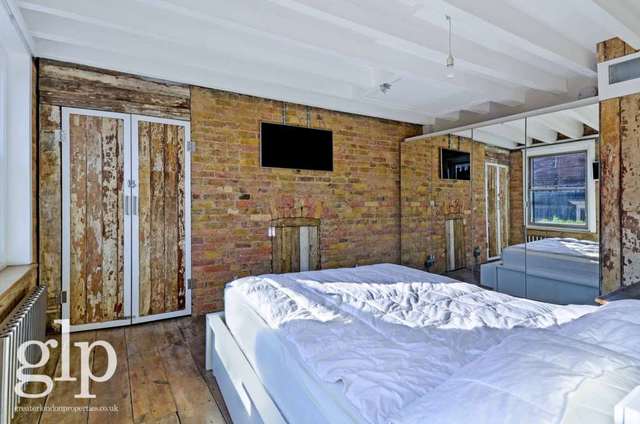 Image of 1 bedroom Apartment to rent in Old Compton Street London W1D at Old Compton Street Soho London, W1D 4TH
