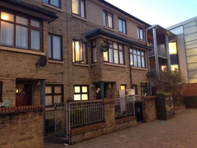  Image of 4 bedroom Semi-Detached house to rent in Oliver Road London E10 at Oliver Road Leyton London, E10 5JY
