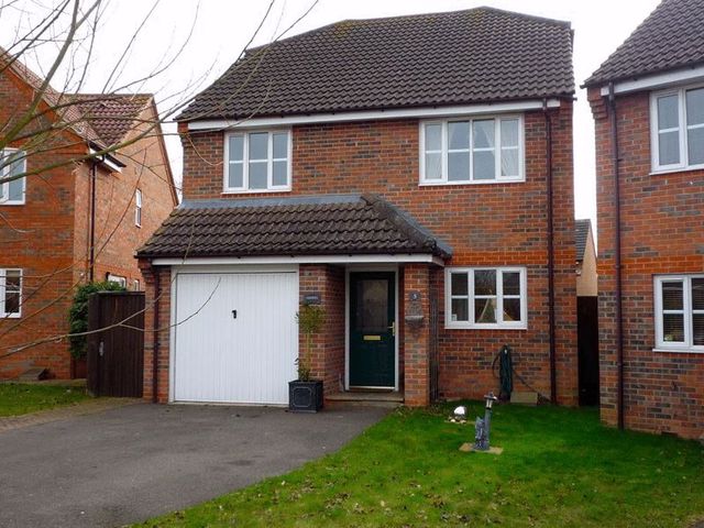  Image of 4 bedroom Property to rent in Orchard Close Caddington Luton LU1 at Orchard Close Caddington Luton, LU1 4EB