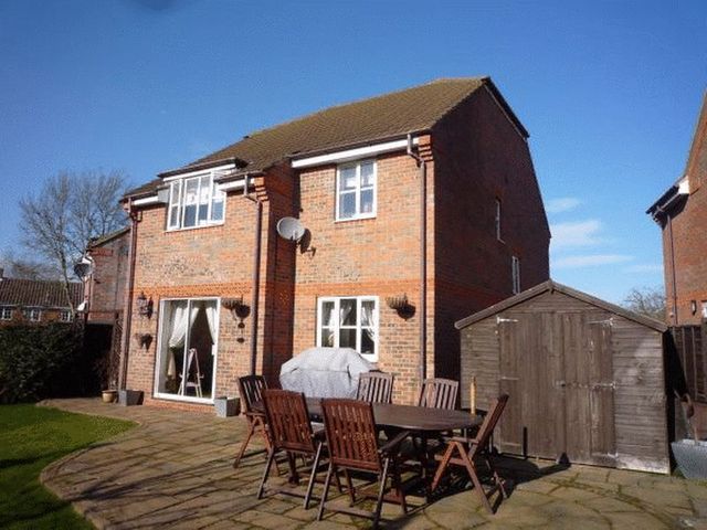  Image of 4 bedroom Property to rent in Orchard Close Caddington Luton LU1 at Orchard Close Caddington Luton, LU1 4EB