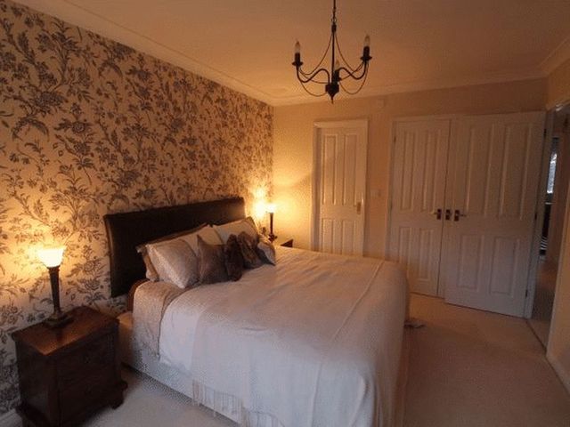  Image of 4 bedroom Property to rent in Orchard Close Caddington Luton LU1 at Orchard Close Caddington Luton, LU1 4EB