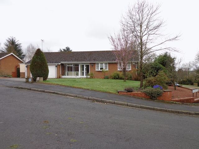  Image of 3 bedroom Property for sale in Orchard Grove Astwood Bank Redditch B96 at Orchard Grove Astwood Bank Redditch, B96 6BE
