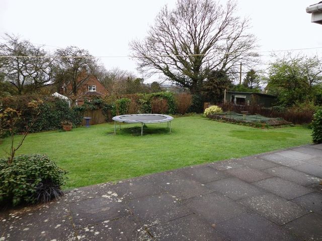  Image of 3 bedroom Property for sale in Orchard Grove Astwood Bank Redditch B96 at Orchard Grove Astwood Bank Redditch, B96 6BE