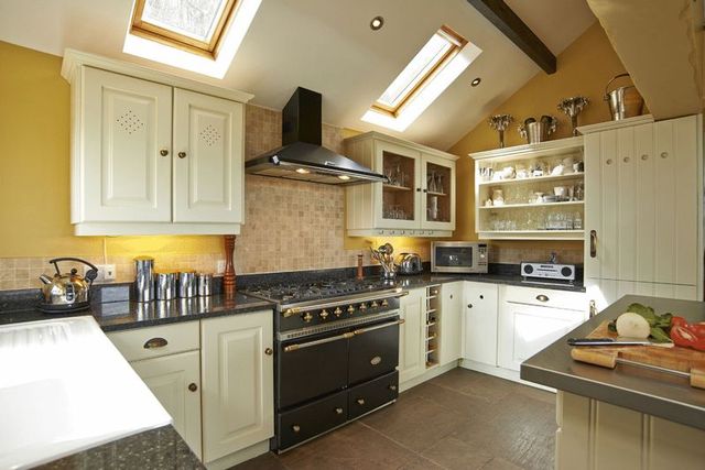  Image of 4 bedroom Detached house for sale in Orleton Stanford Bridge Worcester WR6 at Orleton Stanford Bridge Worcester, WR6 6SU