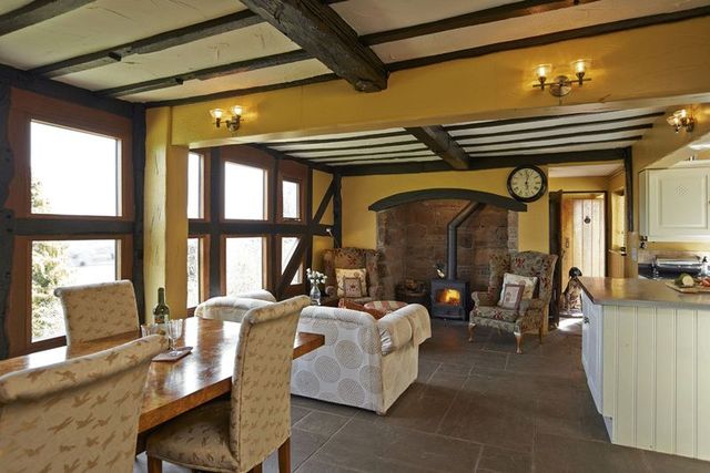  Image of 4 bedroom Detached house for sale in Orleton Stanford Bridge Worcester WR6 at Orleton Stanford Bridge Worcester, WR6 6SU