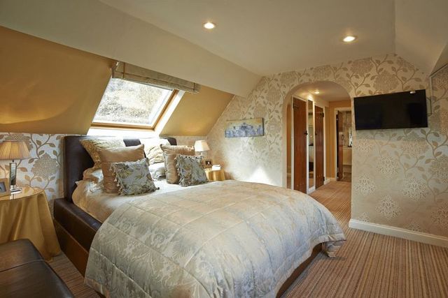  Image of 4 bedroom Detached house for sale in Orleton Stanford Bridge Worcester WR6 at Orleton Stanford Bridge Worcester, WR6 6SU