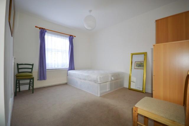  Image of 4 bedroom Flat to rent in Ormiston Grove London W12 at Shepherds Bush, W12 0JR