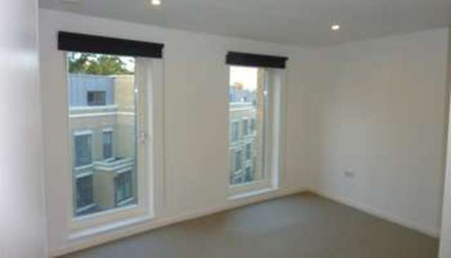  Image of 1 bedroom Flat to rent in Loxford Gardens London N5 at 17 Loxford Gardens  London, N5 1FX