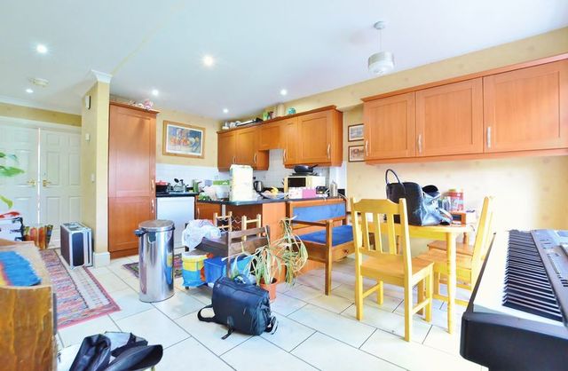  Image of 1 bedroom Property to rent in Osier Crescent London N10 at Osier Crescent  London, N10 1QS