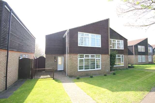  Image of 4 bedroom Semi-Detached house for sale in Oxenhope Bracknell RG12 at Oxenhope  Bracknell, RG12 7DY