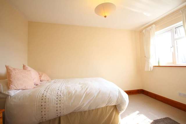 Image of 4 bedroom Semi-Detached house for sale in Oxenhope Bracknell RG12 at Oxenhope  Bracknell, RG12 7DY