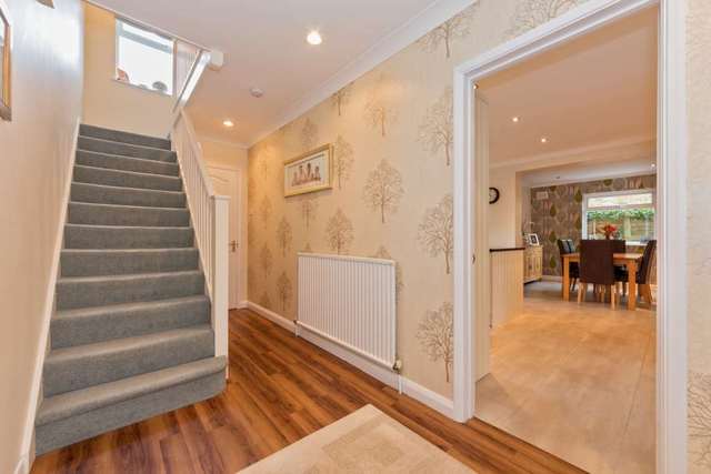  Image of 4 bedroom Detached house for sale in Oxfield Close Berkhamsted HP4 at Oxfield Close  Berkhamsted, HP4 3NE