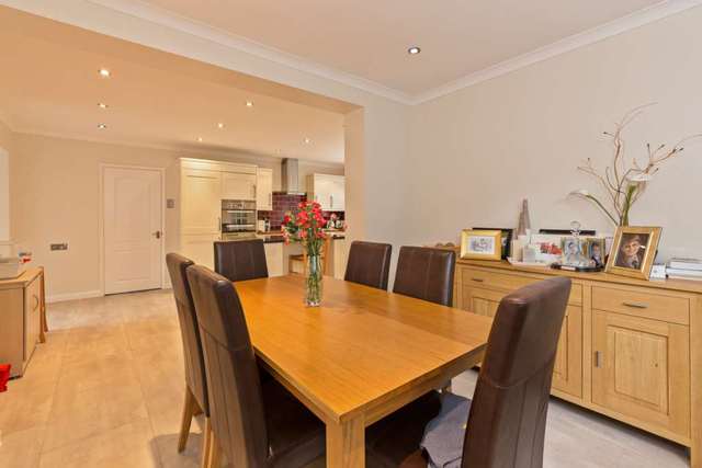  Image of 4 bedroom Detached house for sale in Oxfield Close Berkhamsted HP4 at Oxfield Close  Berkhamsted, HP4 3NE