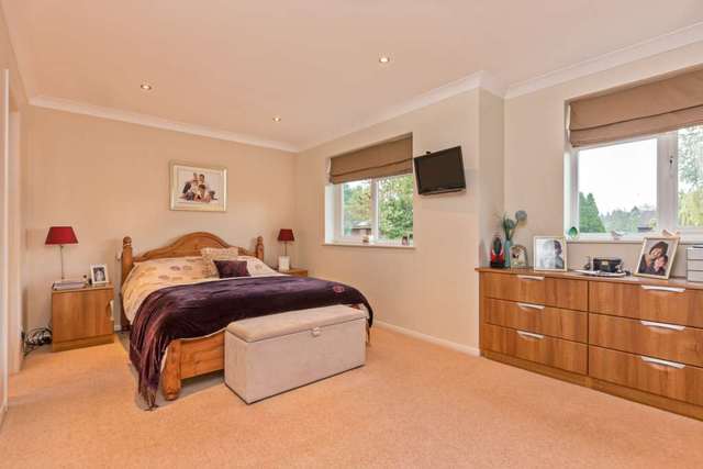  Image of 4 bedroom Detached house for sale in Oxfield Close Berkhamsted HP4 at Oxfield Close  Berkhamsted, HP4 3NE