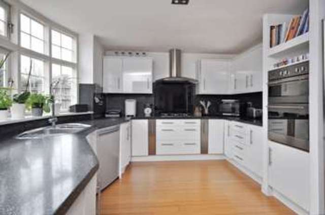  Image of 4 bedroom Semi-Detached house for sale in Oxford Road Abingdon OX14 at Oxford Road  Abingdon, OX14 2DS