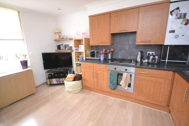  Image of 1 bedroom Flat to rent in Oxford Road Reading RG1 at Oxford Road Town Reading, RG1 7UH