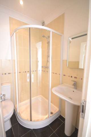  Image of 1 bedroom Flat to rent in Oxford Road Reading RG1 at Oxford Road Town Reading, RG1 7UH