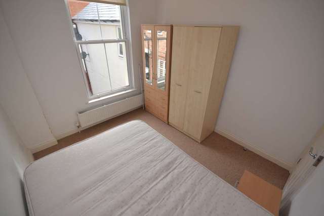  Image of 1 bedroom Flat to rent in Oxford Road Reading RG1 at Oxford Road Town Reading, RG1 7UH