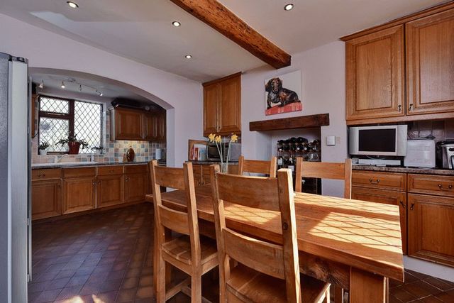  Image of 4 bedroom Detached house for sale in Norwell Woodhouse Newark NG23 at Norwell Woodhouse Newark, NG23 6NG