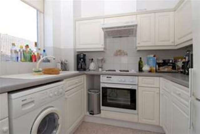  Image of 2 bedroom Flat to rent in Paradise Square Oxford OX1 at Oxford, OX1 1UD