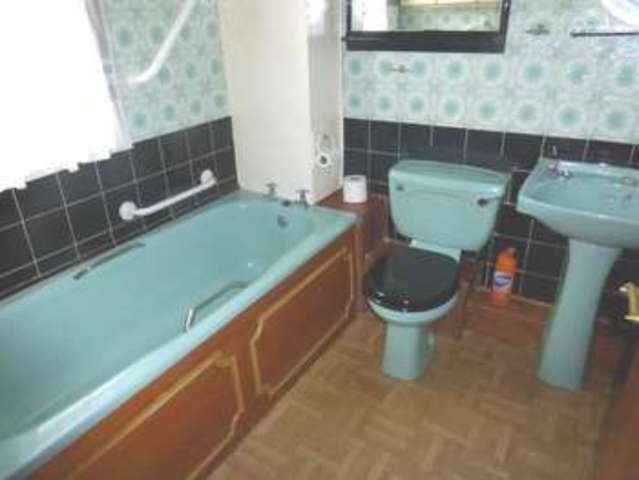  Image of 2 bedroom Ground Flat for sale in Park Avenue Porthcawl CF36 at Porthcawl  Porthcawl, CF36 3ER