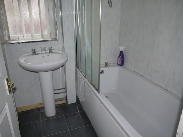  Image of 4 bedroom Terraced house to rent in Park Brow Drive Kirkby Liverpool L32 at Park Brow Drive  Kirkby, L32 9RE