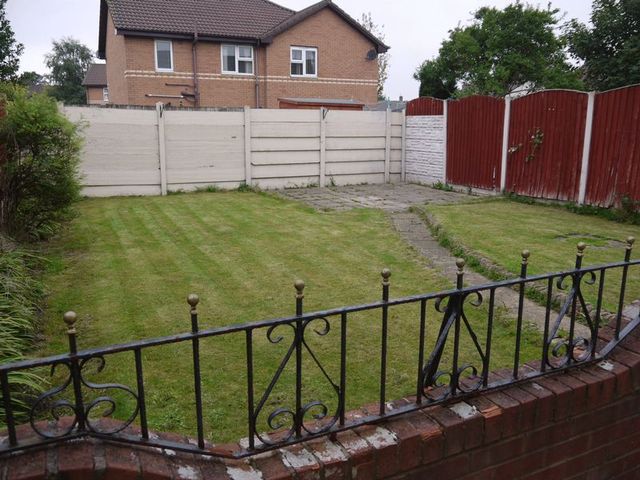 Image of 4 bedroom Terraced house to rent in Park Brow Drive Kirkby Liverpool L32 at Park Brow Drive  Kirkby, L32 9RE