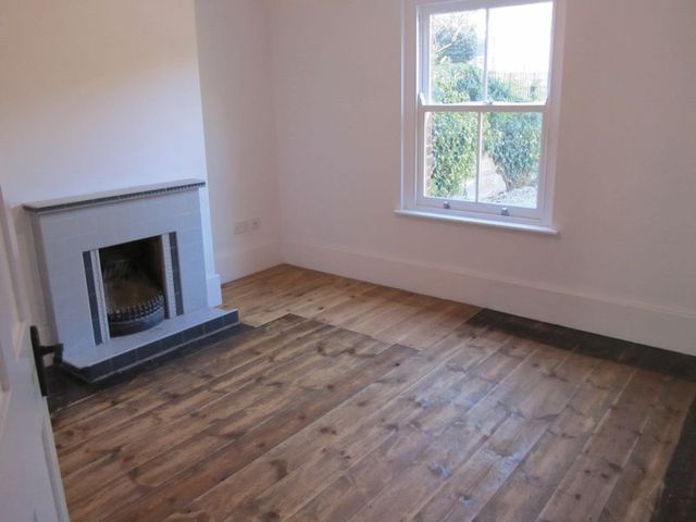  Image of 3 bedroom Semi-Detached house to rent in Park Close Brockenhurst SO42 at Park Close  Brockenhurst, SO42 7TG