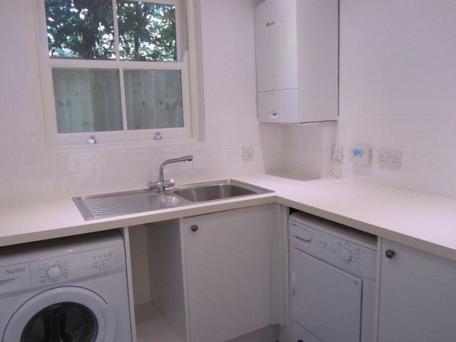  Image of 3 bedroom Semi-Detached house to rent in Park Close Brockenhurst SO42 at Park Close  Brockenhurst, SO42 7TG