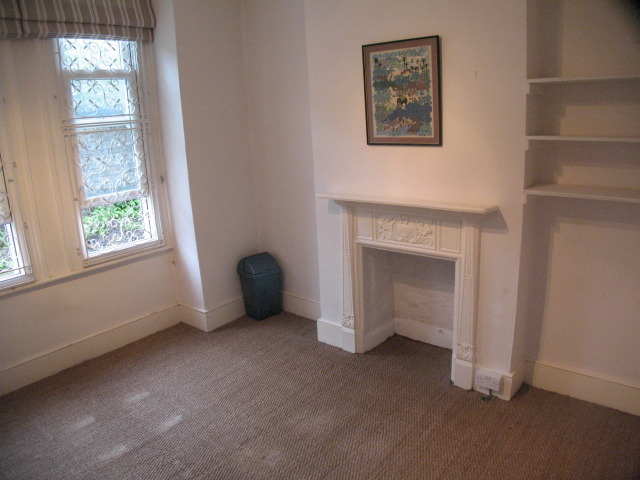  Image of 3 bedroom Maisonette to rent in Park Hill London SW4 at Clapham, SW4 9NS