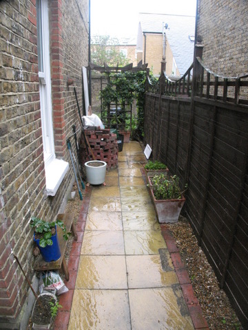  Image of 3 bedroom Maisonette to rent in Park Hill London SW4 at Clapham, SW4 9NS
