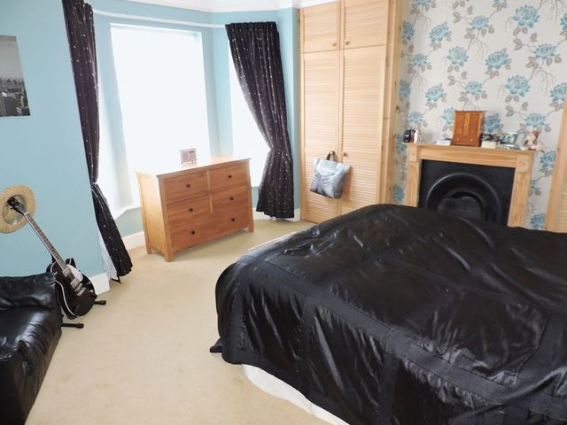  Image of 3 bedroom Terraced house to rent in Park Road Lowestoft NR32 at Park Road  Lowestoft, NR32 1SP