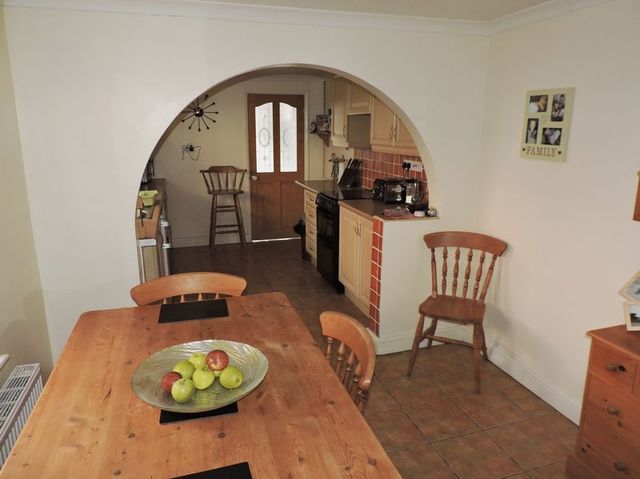  Image of 3 bedroom Terraced house to rent in Park Road Lowestoft NR32 at Park Road  Lowestoft, NR32 1SP