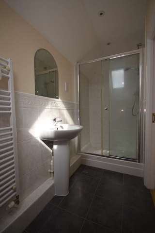  Image of 1 bedroom House Share to rent in Parkside Road Reading RG30 at Parkside Road  Reading, RG30 2DA