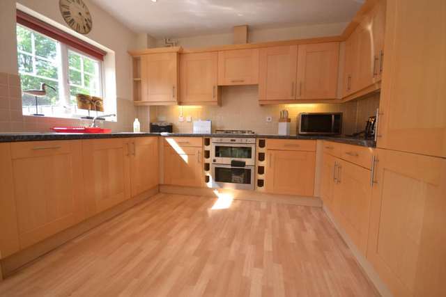  Image of 1 bedroom House Share to rent in Parkside Road Reading RG30 at Parkside Road  Reading, RG30 2DA