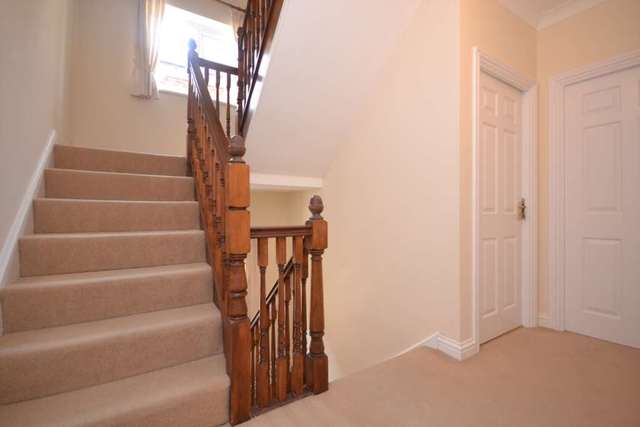  Image of 1 bedroom House Share to rent in Parkside Road Reading RG30 at Parkside Road  Reading, RG30 2DA