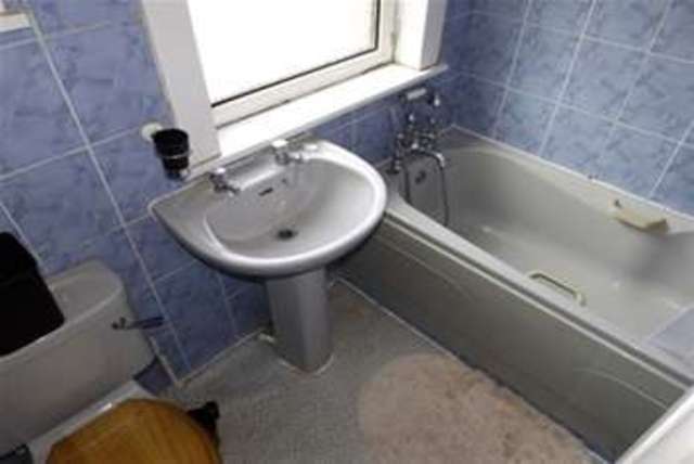  Image of 3 bedroom Detached house to rent in Pavilion Road Broadwater Worthing BN14 at Worthing, BN14 7EF
