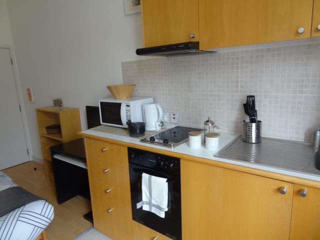  Image of Flat to rent in Penywern Road London SW5 at Penywern Road Earls Court London, SW5 9SX