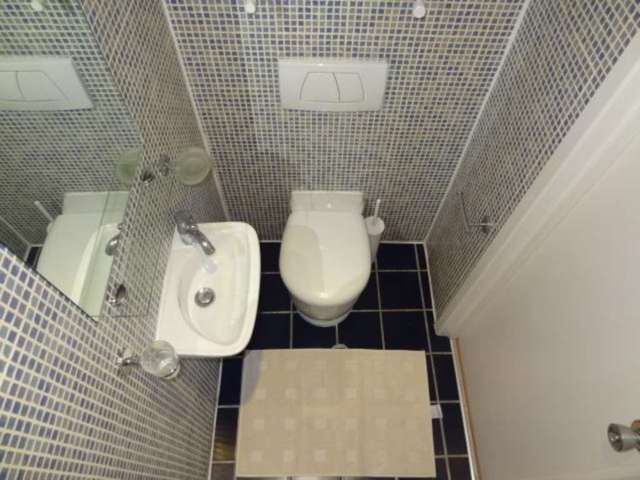  Image of Flat to rent in Penywern Road London SW5 at Penywern Road Earls Court London, SW5 9SX